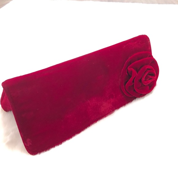 Velvet Rose Clutch - Picture 1 of 4